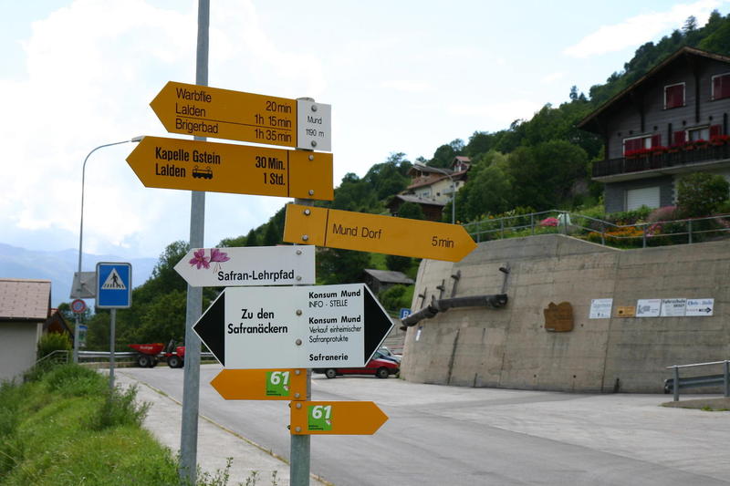 Signpost in Mund - note if you are headed for Lalden Station you must follow the railway sign, not the sign for Lalden itself
