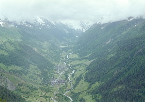 Looking up the Lötschental valley from Restialp