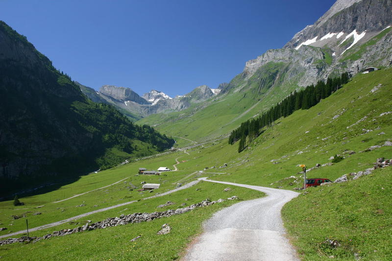 Heading for Ueschinen and Restaurant Löhner