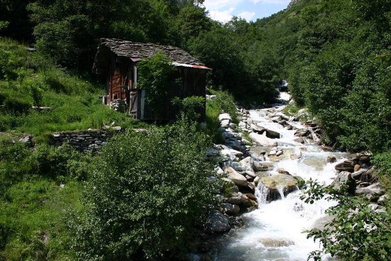 The waterfall in the gully between Mund and Birgisch