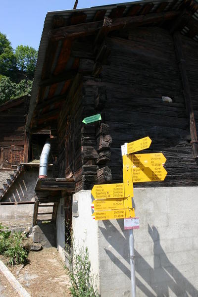 Signpost at Mund