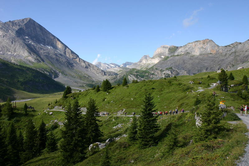 The way along the Gemmi about 10 minutes from Sunnbüel