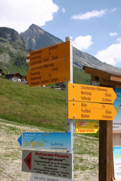Signpost at the top of the cable car on the Lauchneralp