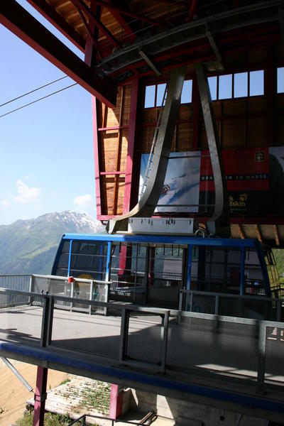 The Lauchneralp cable car is a big cabin