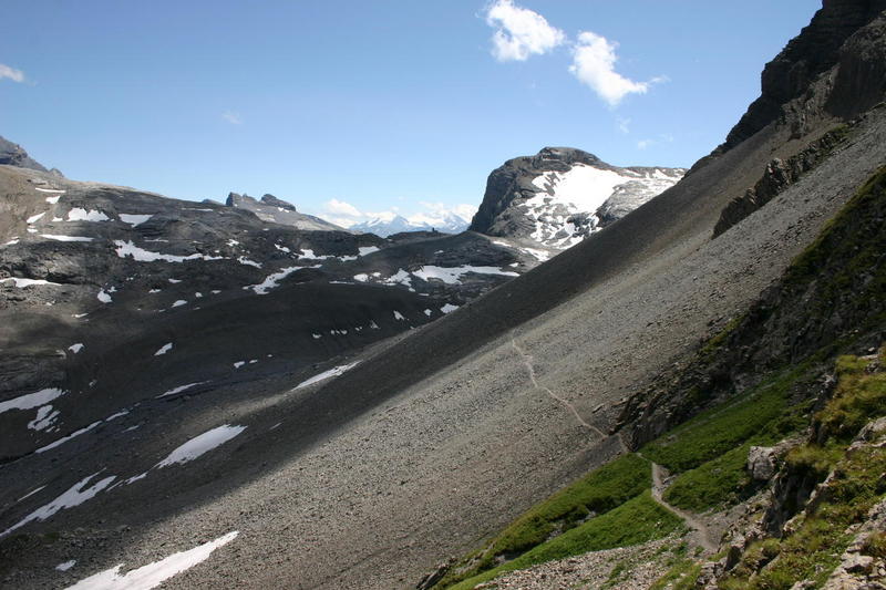 The view across Tällisee and towards the southern Alps from Chindbettipass