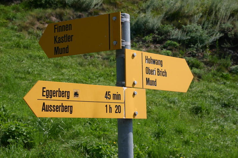 Signpost at the top of Eggen
