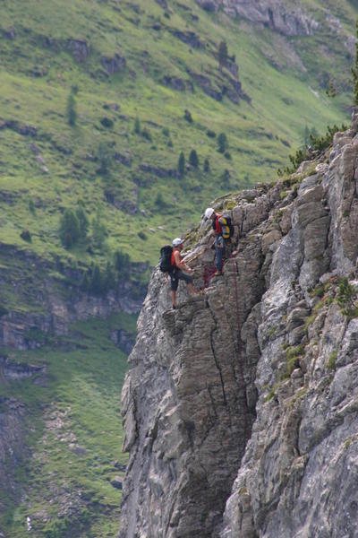 People may arrive at the Gällihorn via the