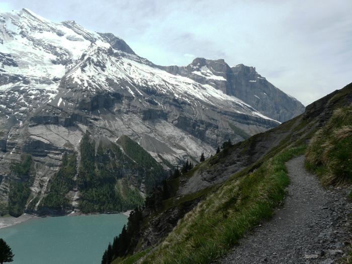 The oeschinensee from the Heuberg path